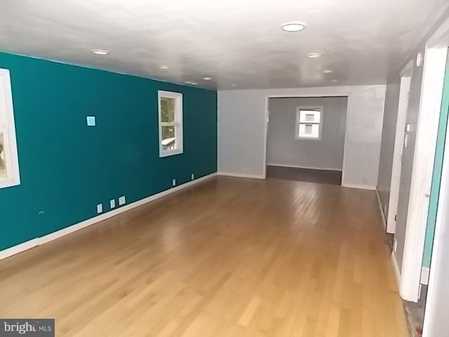 4419 Elliott Island Road Vienna, MD 21869 - Photo 4 of 14 Living Room