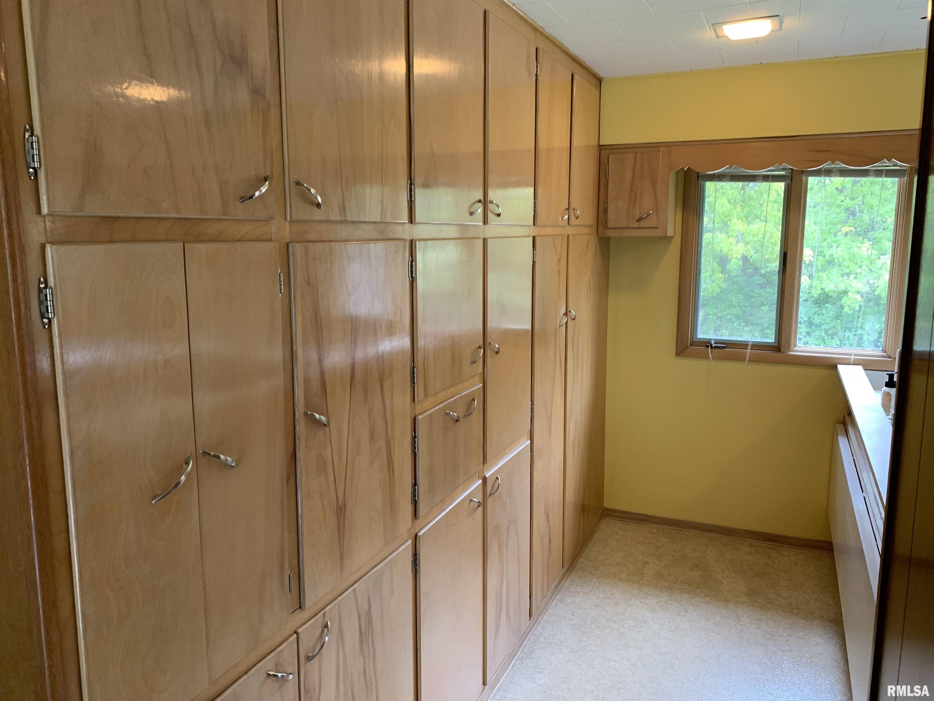 1409 West Adams Road Macomb, IL 61455 - Photo 8 of 28 Gallery Image 8