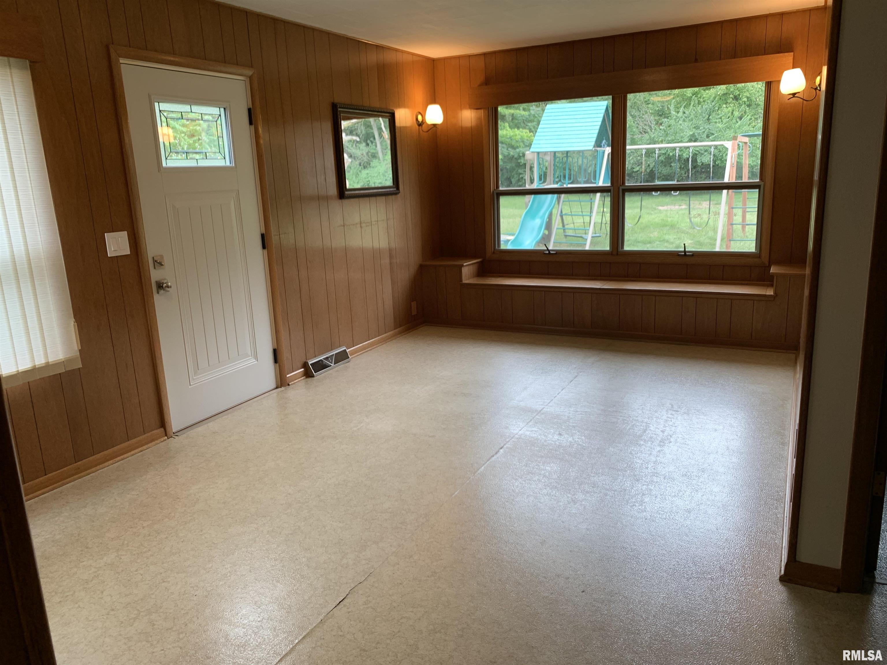 1409 West Adams Road Macomb, IL 61455 - Photo 10 of 28 Gallery Image 10