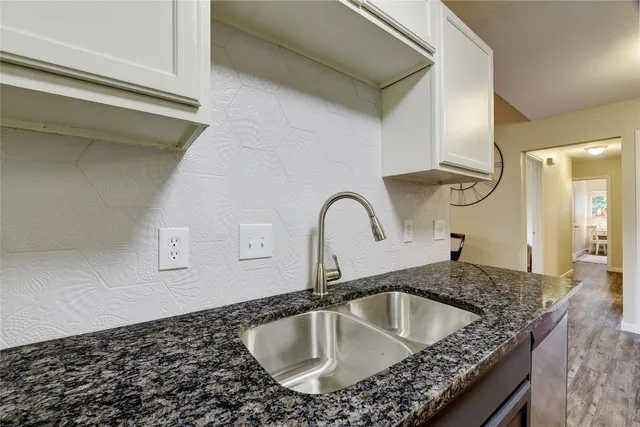 $1,900 | 401 Blackson Avenue, Unit A, Austin, TX 78752