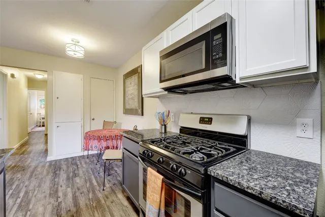 $1,900 | 401 Blackson Avenue, Unit A, Austin, TX 78752