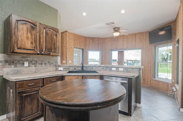 $700,000 | 42 Clubhouse Road, Venus, FL 33960