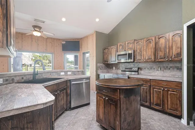 $700,000 | 42 Clubhouse Road, Venus, FL 33960