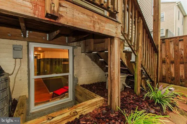 a view of an outdoor space