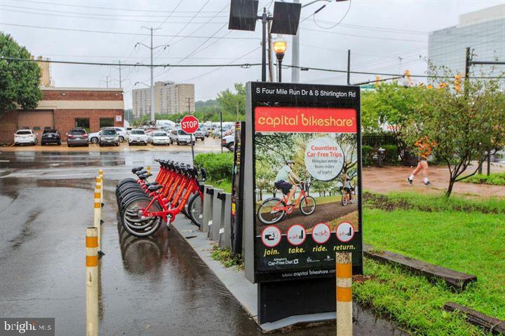 1618 South Taylor Street Arlington, VA 22204 - Photo 19 of 22 a view of an outdoor space