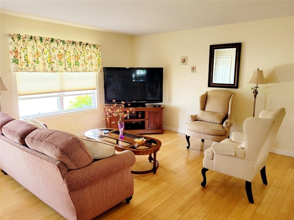 4 Alba Inn Road Westerly, RI 02891 - Photo 9 of 25 Gallery Image 9
