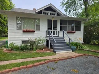 $4,250 | 255 North Happ Road, Northfield, IL 60093