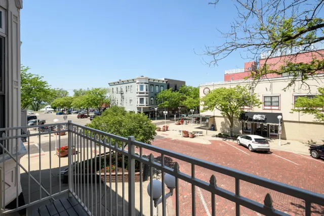 $490,000 | 403 State Street, Unit 3, St. Joseph, MI 49085