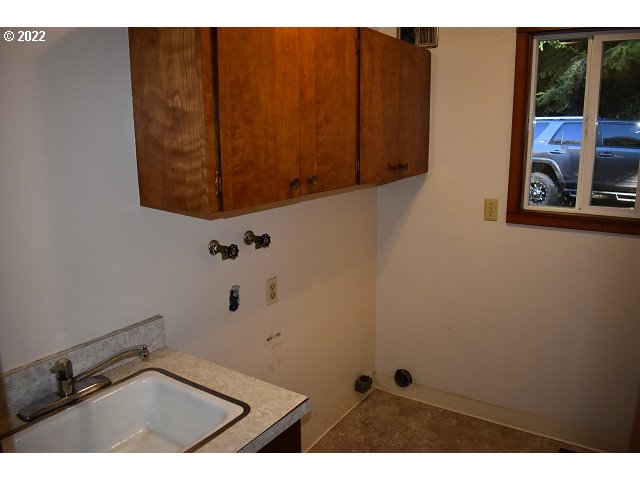 604 Thorton Oar Lane Reedsport, OR 97467 - Photo 18 of 32 a view of an empty room