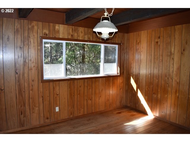 604 Thorton Oar Lane Reedsport, OR 97467 - Photo 21 of 32 a view of entryway