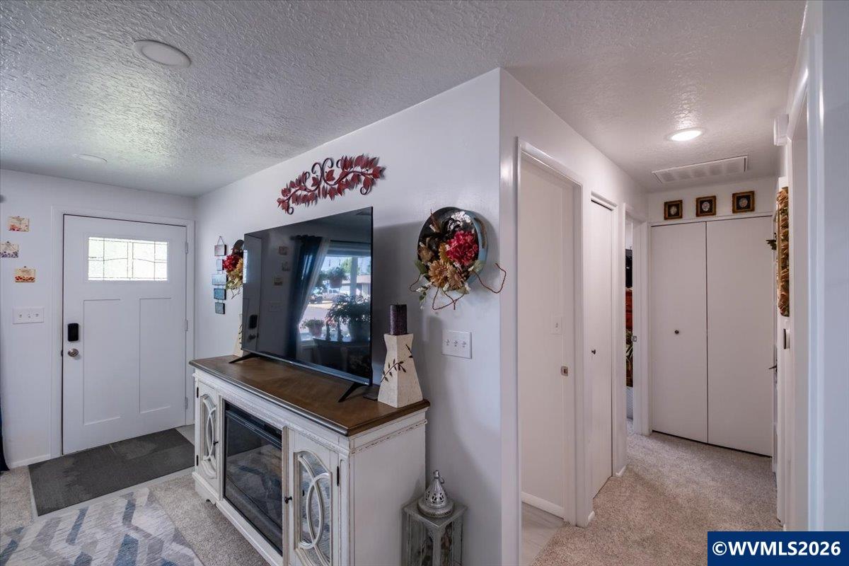 1424 Rainier Road Woodburn, OR 97071 - Photo 9 of 42 Gallery Image 9