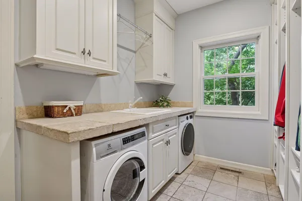 $995,000 | 10636 Purdey Road, Eden Prairie, MN 55347