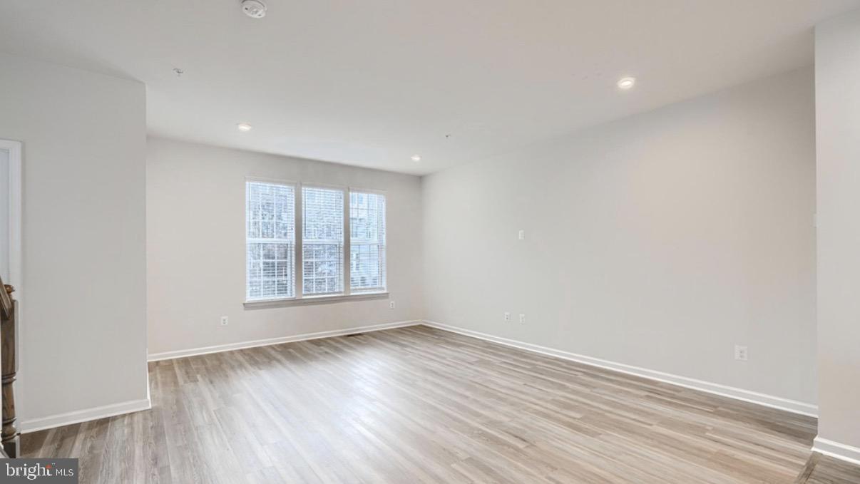 3017 Duvall Ridge Road Landover, MD 20785 - Photo 7 of 17 Living Room