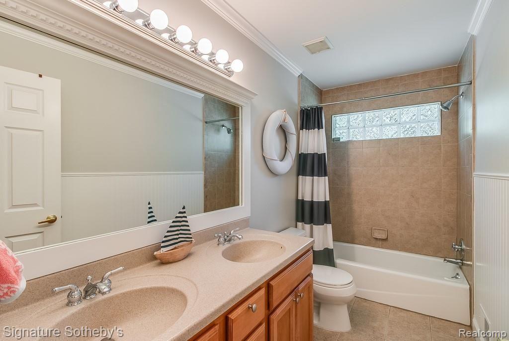 2316 Windemere Road Birmingham, MI 48009 - Photo 26 of 38 Full Bathroom