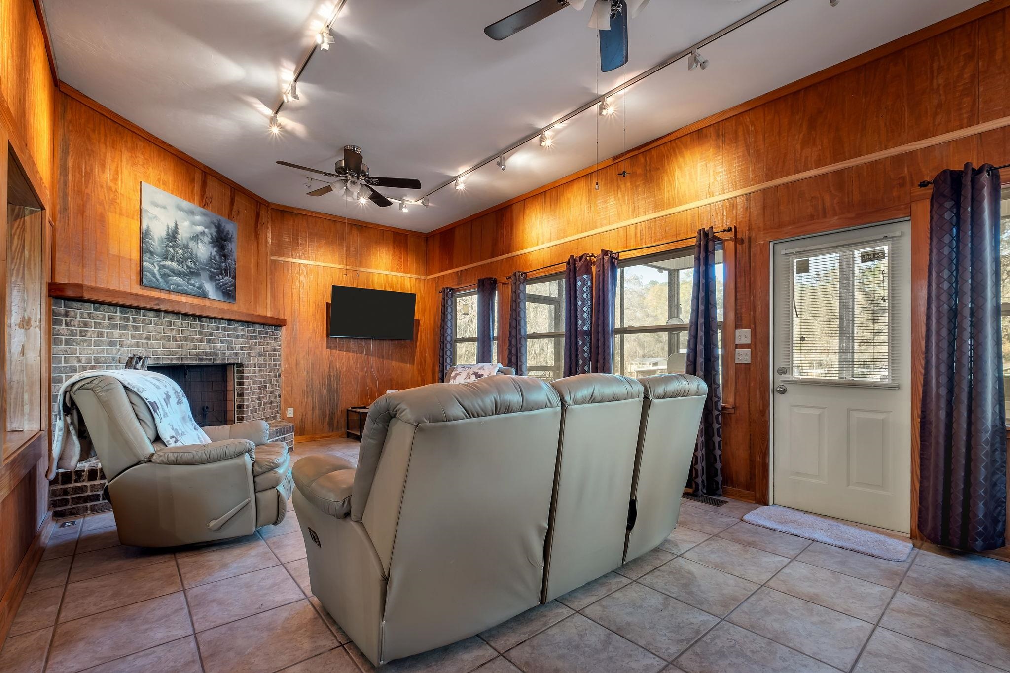 309 Davidson Street Quincy, FL 32351 - Photo 8 of 37