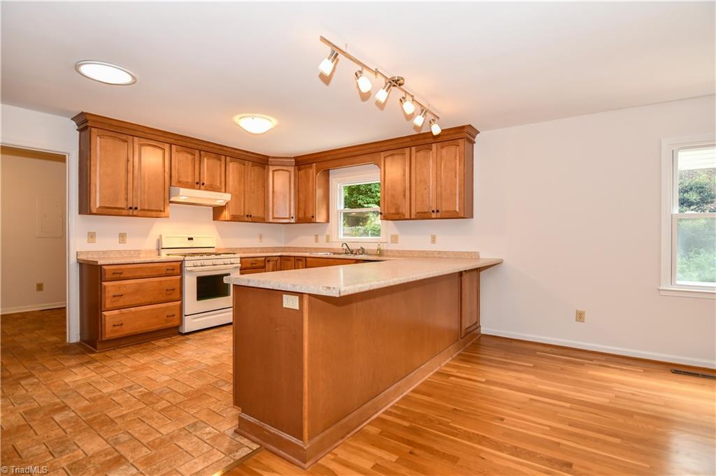 3608 Gramercy Road Greensboro, NC 27410 - Photo 11 of 30 Gallery Image 11