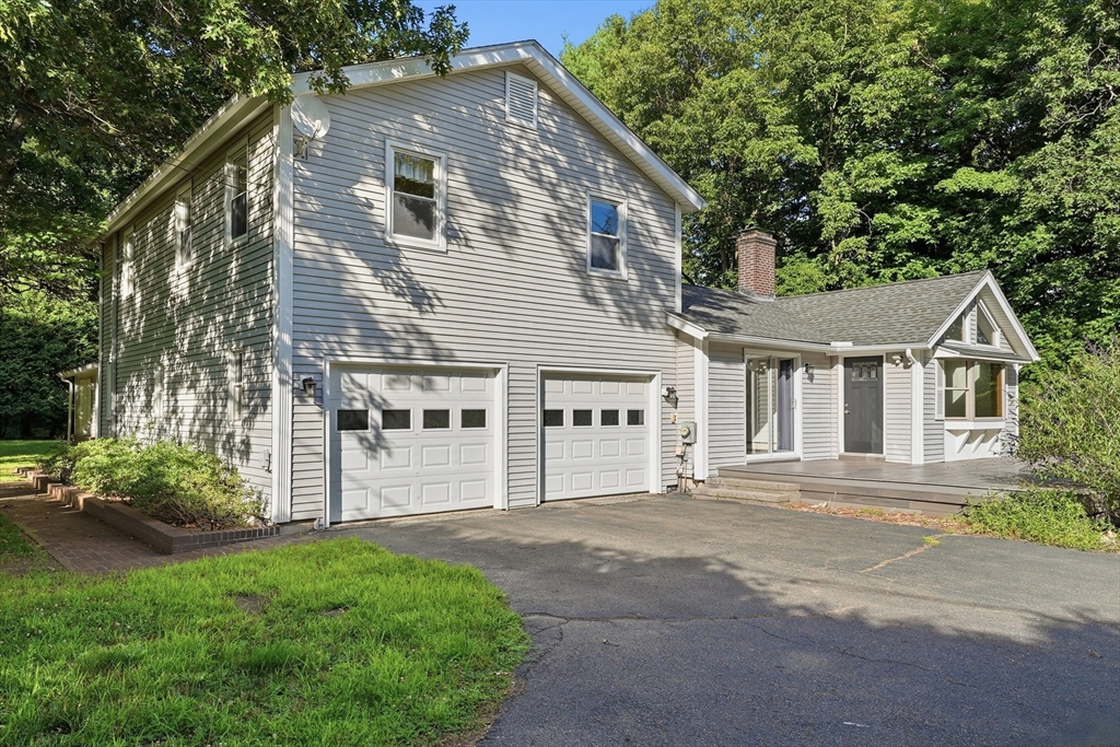 291 Pochassic Road Westfield, MA 01085 - Photo 4 of 41