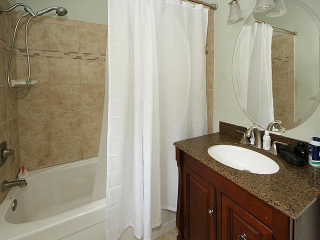 510 Rutledge Avenue Charleston, SC 29403 - Photo 16 of 25 2nd floor full bathroom