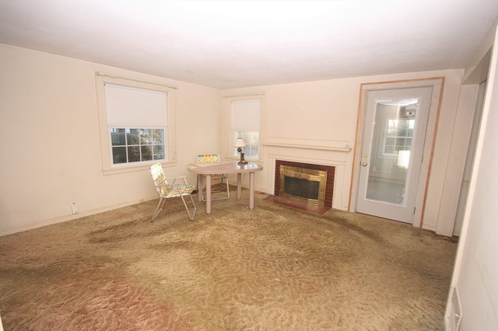 1 Princeton Road Natick, MA 01760 - Photo 7 of 39
