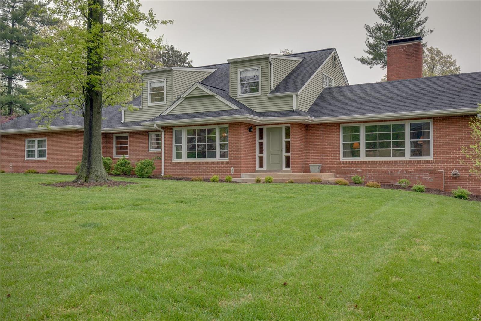 32 Enfield Road Olivette, MO 63132 - Photo 2 of 31