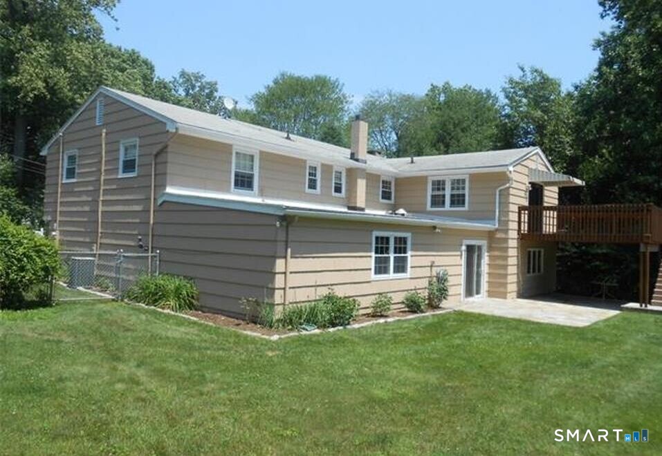 131 Old Elm Road Fairfield, CT 06825 - Photo 2 of 21