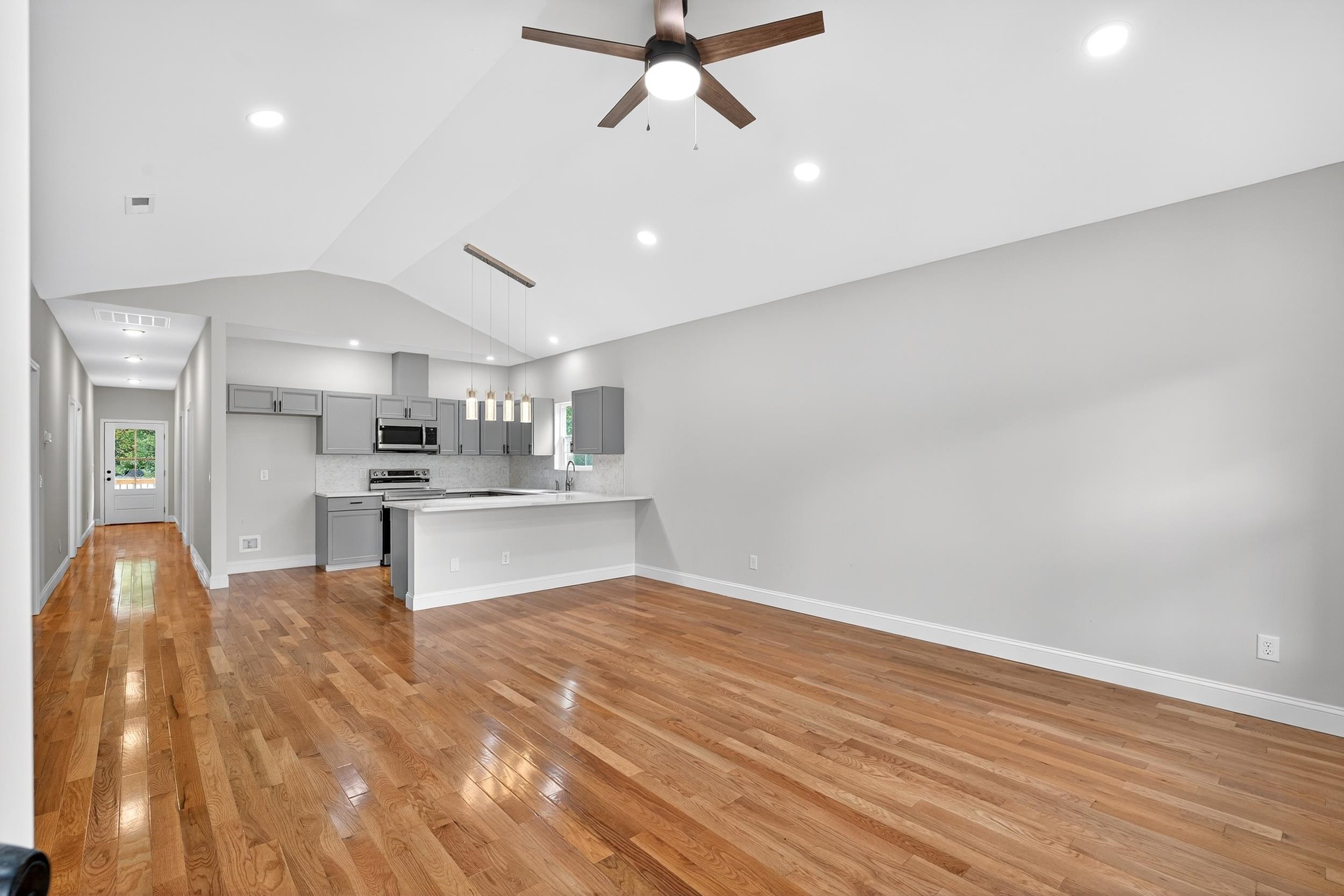 519 South Shamrock Avenue Landrum, SC 29356 - Photo 5 of 30