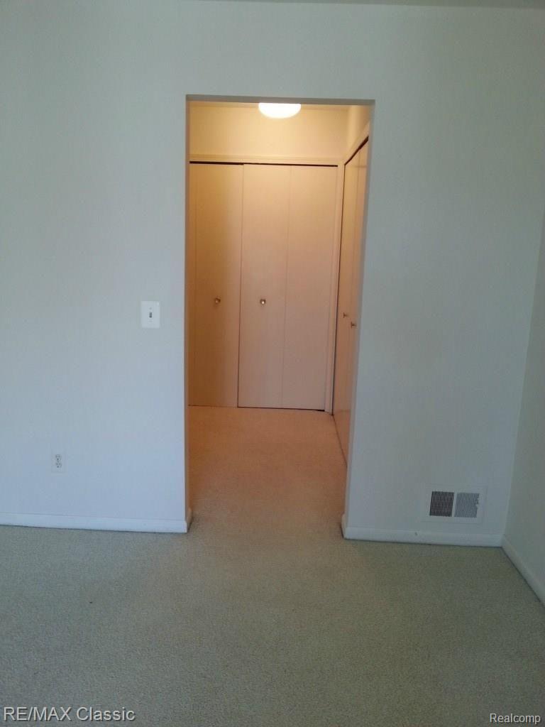 29624 Middlebelt Road, Unit 2903 Farmington, MI 48334 - Photo 9 of 10 20140426_125521_Android.jpg
