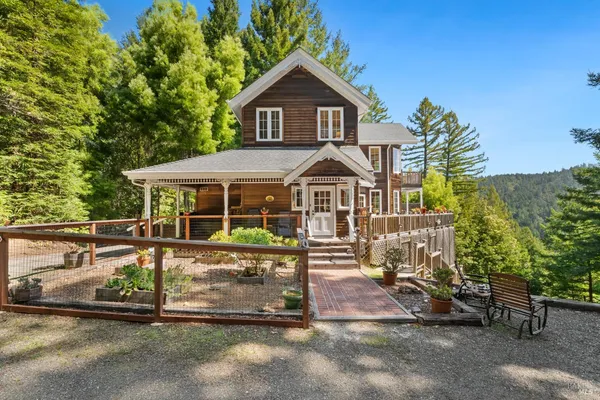 $830,000 | 46131 Sunset Drive, Gualala, CA 95445