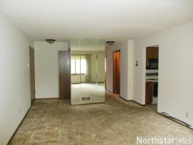 1936 Fox Ridge Drive, Unit 906B West St. Paul, MN 55118 - Photo 13 of 15