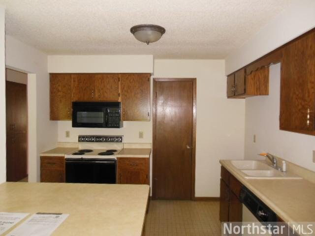 1936 Fox Ridge Drive, Unit 906B West St. Paul, MN 55118 - Photo 9 of 15