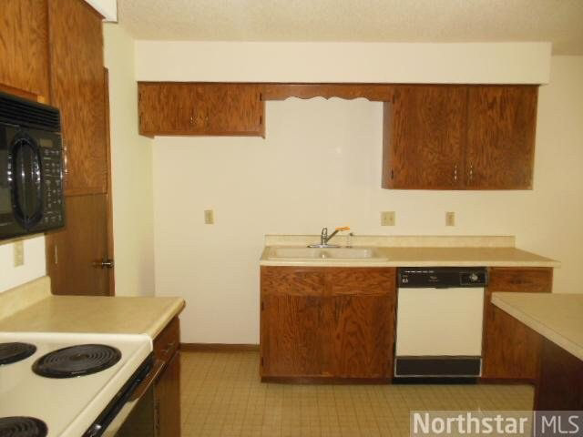 1936 Fox Ridge Drive, Unit 906B West St. Paul, MN 55118 - Photo 10 of 15