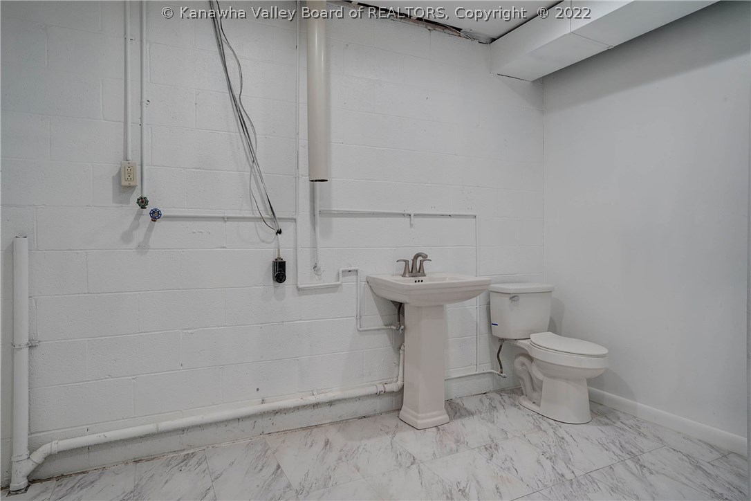 32 Thoroughbred Road Scott Depot, WV 25560 - Photo 27 of 30 Large laundry area with half bath
