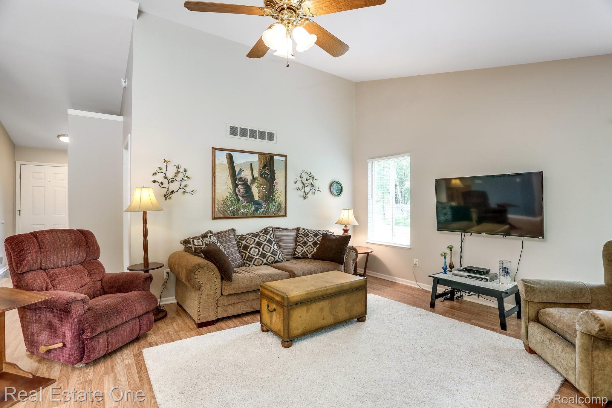 3908 Cullen Road Howell, MI 48855 - Photo 11 of 35 ...
