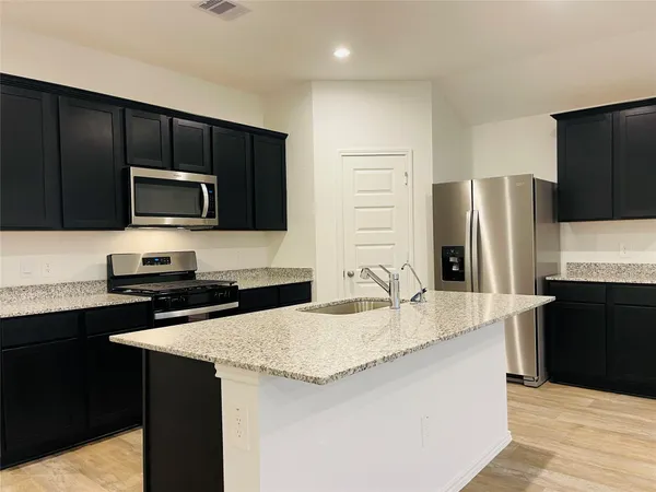 $2,300 | 7423 Audubon Russet Drive, Richmond, TX 77469