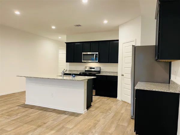 $2,300 | 7423 Audubon Russet Drive, Richmond, TX 77469