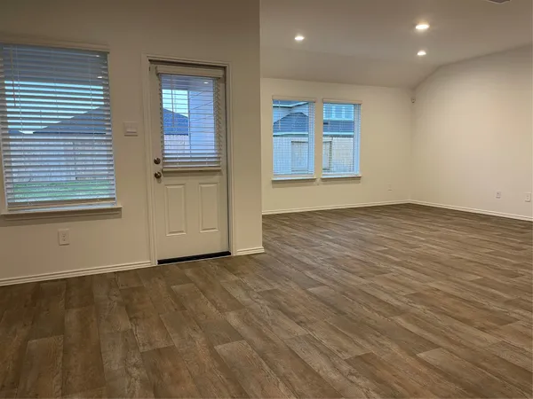 $2,300 | 7423 Audubon Russet Drive, Richmond, TX 77469