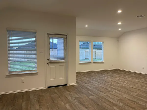 $2,300 | 7423 Audubon Russet Drive, Richmond, TX 77469