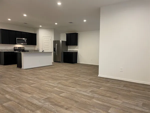 $2,300 | 7423 Audubon Russet Drive, Richmond, TX 77469