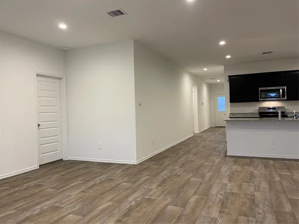 $2,300 | 7423 Audubon Russet Drive, Richmond, TX 77469