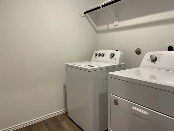 $2,300 | 7423 Audubon Russet Drive, Richmond, TX 77469