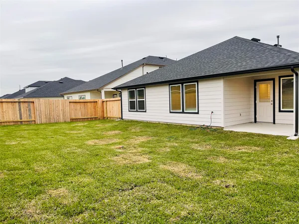 $2,300 | 7423 Audubon Russet Drive, Richmond, TX 77469
