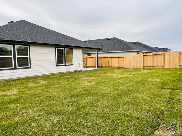 $2,300 | 7423 Audubon Russet Drive, Richmond, TX 77469