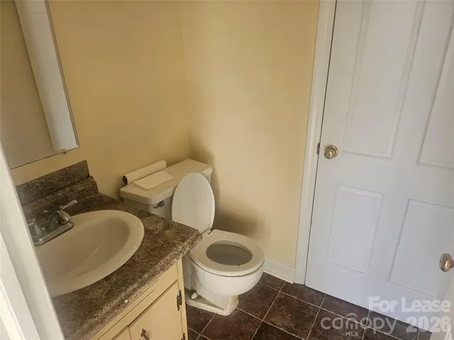 $1,250 | 252 5th Avenue Northeast, Hickory, NC 28601