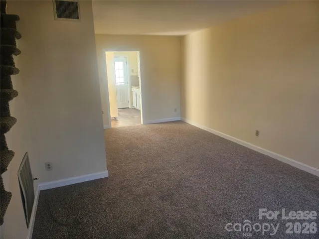 $1,250 | 252 5th Avenue Northeast, Hickory, NC 28601