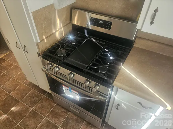 a close view of stove top oven