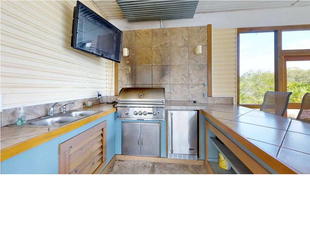 1956 Coral Reef Road Eastpoint, FL 32328 - Photo 5 of 36