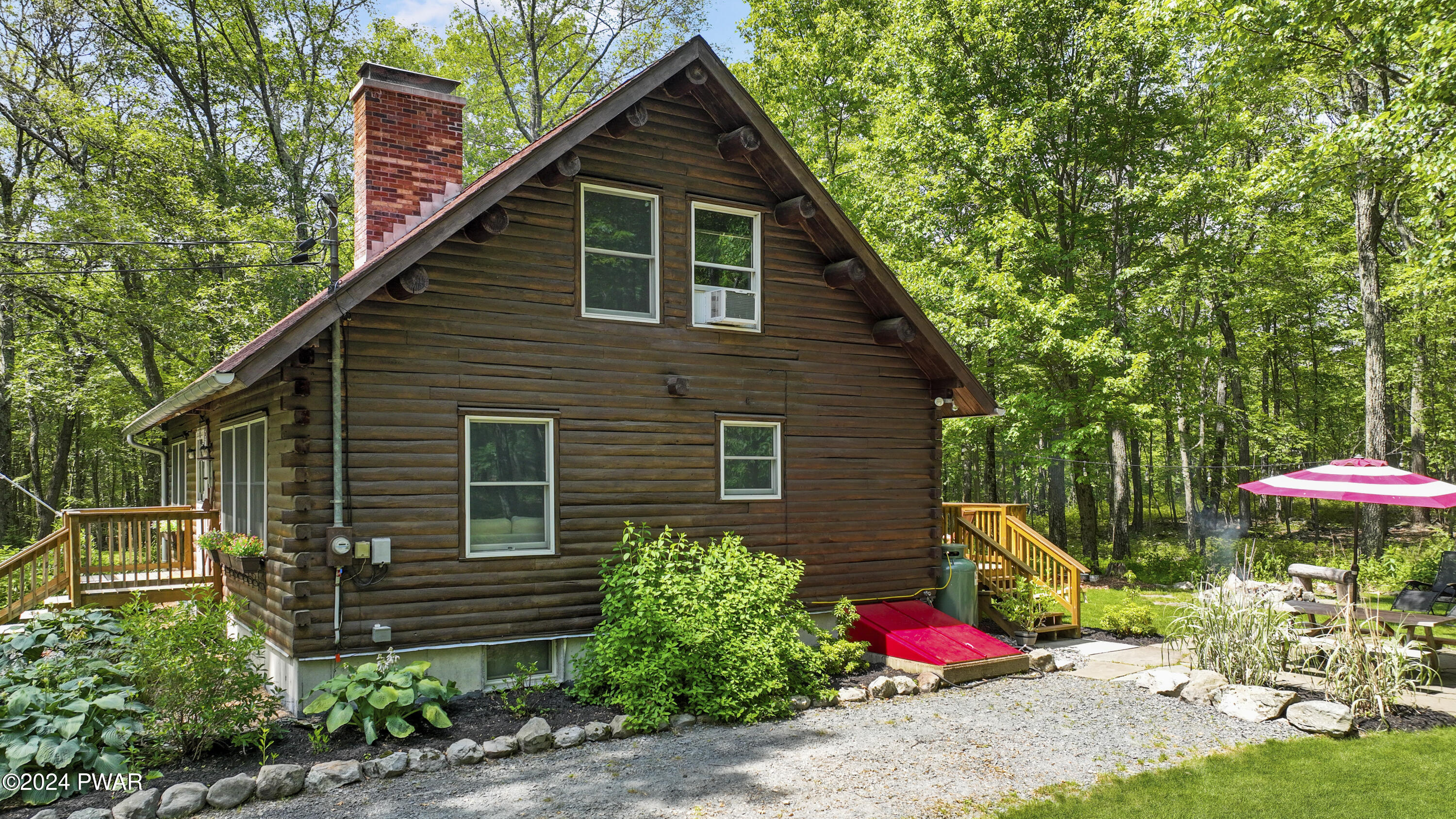 415 Sawkill Road Milford, PA 18337 - Photo 4 of 39 4