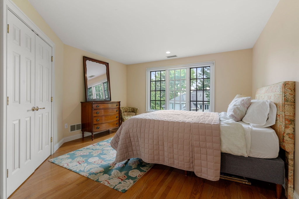 98 Huntington Road Newton, MA 02458 - Photo 21 of 27 Gallery Image 21