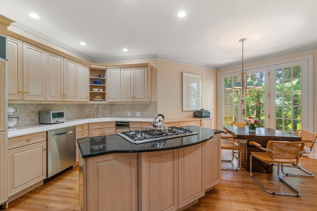 98 Huntington Road Newton, MA 02458 - Photo 7 of 27 Gallery Image 7