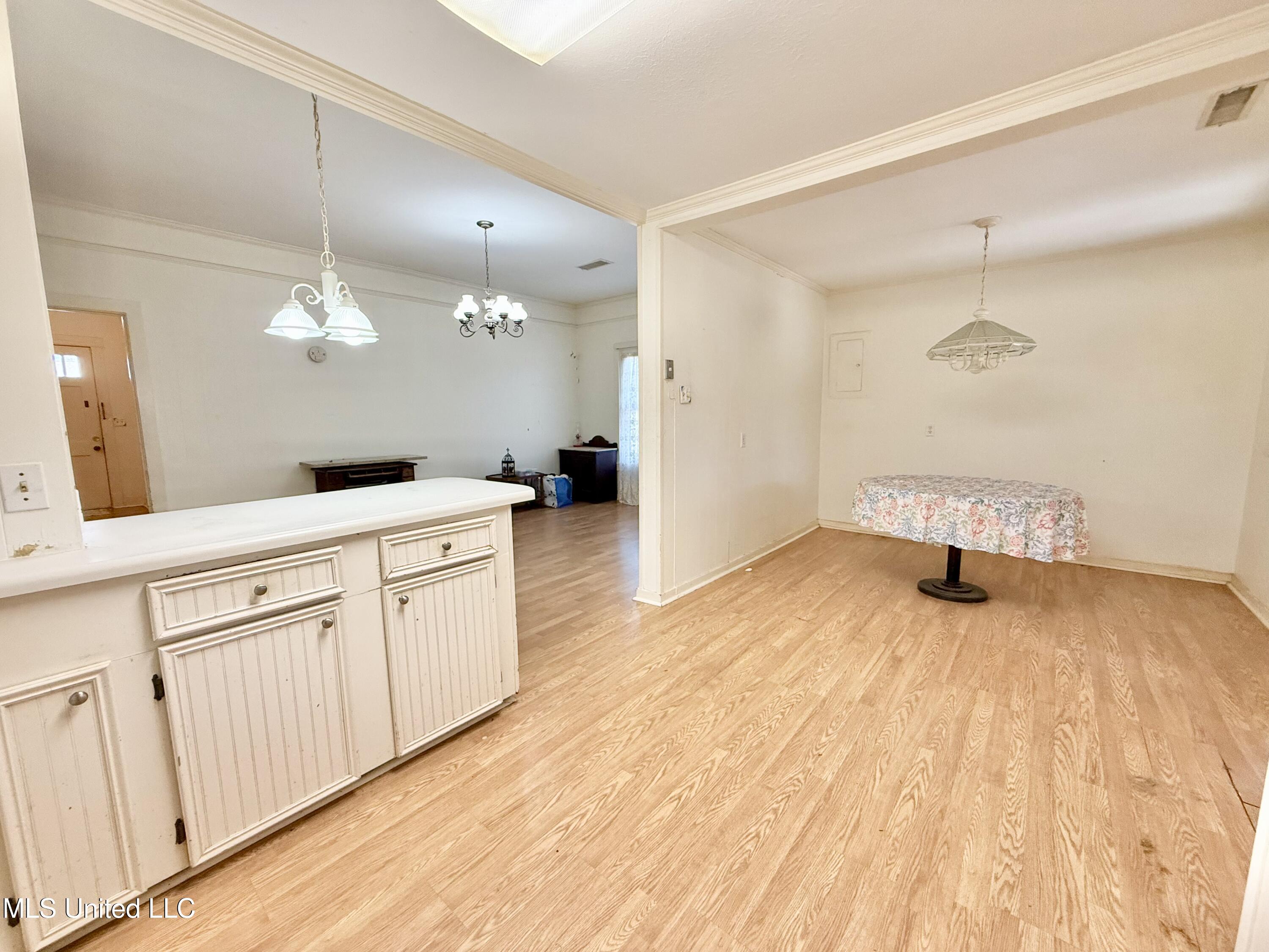 108 Lamar Street Crystal Springs, MS 39059 - Photo 11 of 36 IMG_9338